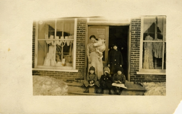 Lea Roback – Residence