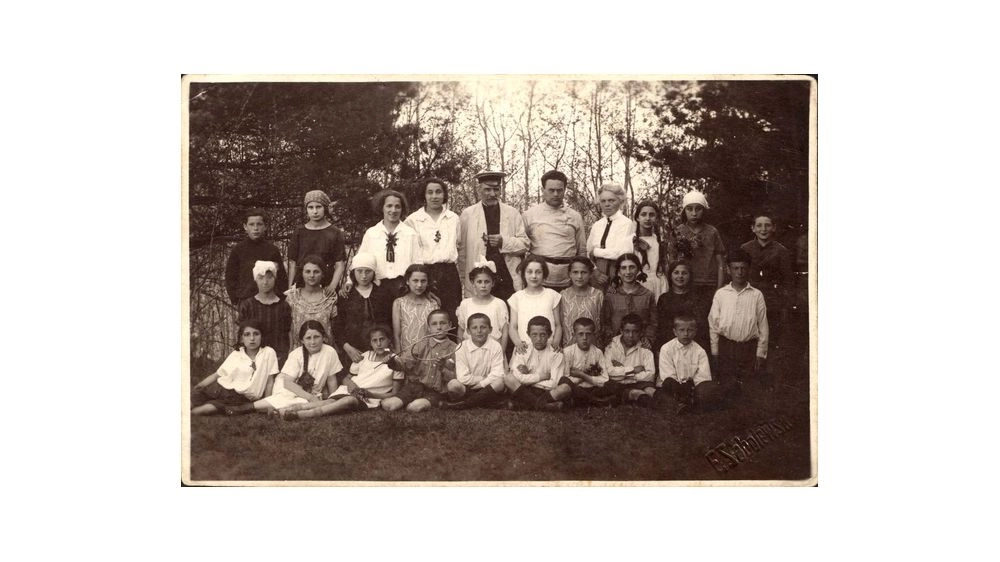 Chaja Epelzwajg & Aron Znaimer: Passing on a Legacy to their Grandson