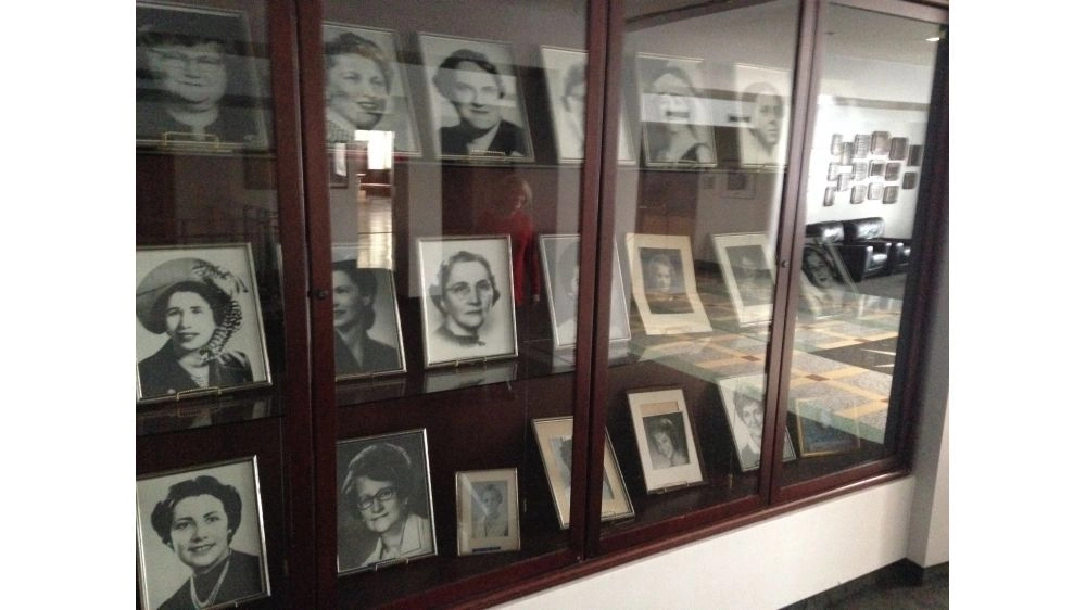 Janet Bitton Reflects on Judaica, Music, and Community at the Spanish and Portuguese Synagogue